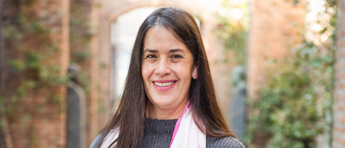 Bernardita Jensen, hablando sobre la importancia de los ritos.